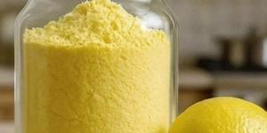 Limon tozu yapmak çok kolay: tatlılarınızı ve yemeklerinizi güzelleştirmek için bir tutam yeter. Nasıl yapılacağı