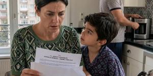 Yedi yaşındaki oğlum yatağıma sokuldu, titreyerek fısıldadı