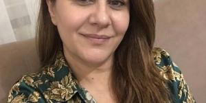 K’ocam v’efat edince onun en yakın arkadaşıyla birlikte oldu.